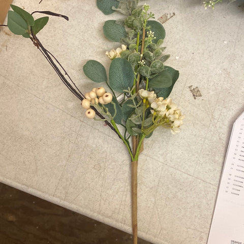 Eucalyptus Berry Stem 16”