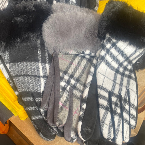 Plaid Fur Gloves