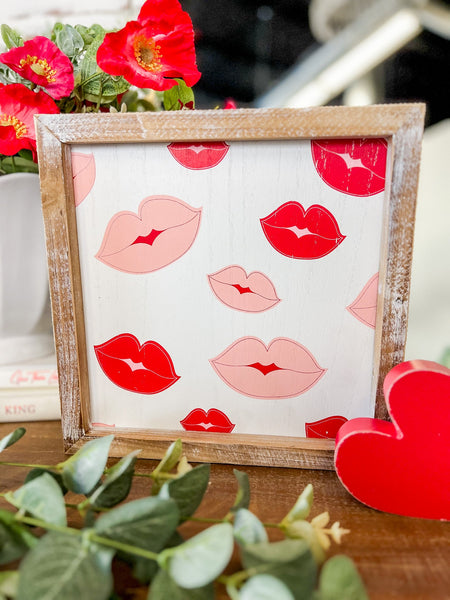 Lips / Shamrock Plaque