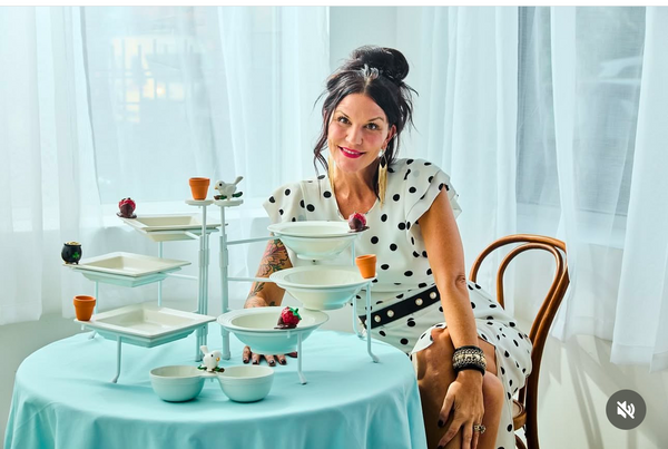 NORA FLEMING | Round Triple Tier Stand