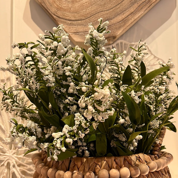 Berry bush white spray 19.5”